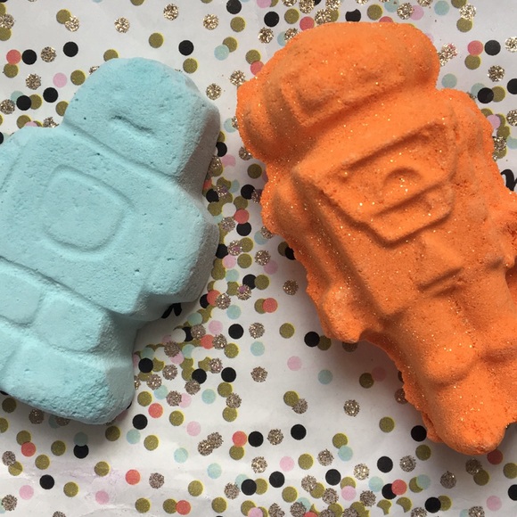 Lush Robots: Ickle Baby Bot + Tick-Tock Bath Bombs